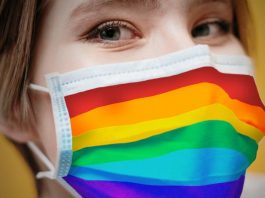Personas LGBTI en Chile: el 38% reporta incremento de la homo/transfobia en sus casas o barrios tras la aparición del coronavirus