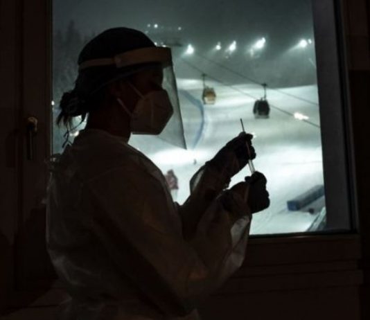 OMS Europa se reunirá para decidir estrategia ante nueva cepa del coronavirus