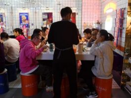 Economía china crece 2,3% en 2020 pese a ser el epicentro de la pandemia