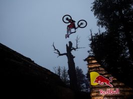 “Fue algo mágico”: Red Bull liberó video del salto de Pedro Burns que impactó durante eclipse solar