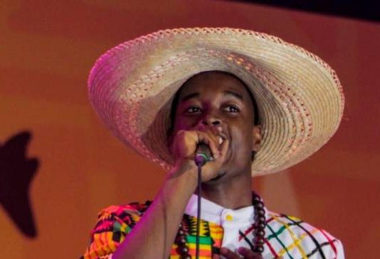 Luto en música del pacífico por el asesinato de cantante y líder social