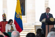 Invito a todos los colombianos a que mañana salgamos masivamente y de manera pacífica a pronunciarnos en las urnas, dijo el Presidente Iván Duque en su encuentro con los observadores electorales internacionales