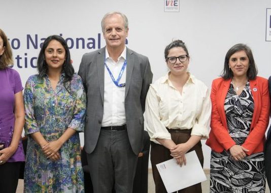 Las mujeres destinan diariamente 2 horas más que los hombres a actividades de trabajo no remunerado