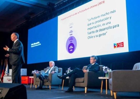 En seminario «Día del Comercio Global» de CSAV: Presidente de Frutas de Chile destacó el rol crucial de las exportaciones para el bienestar y la estabilidad económica del país